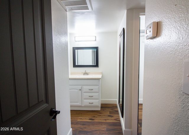 1701 W TUCKEY Lane 208, Phoenix, AZ 85015