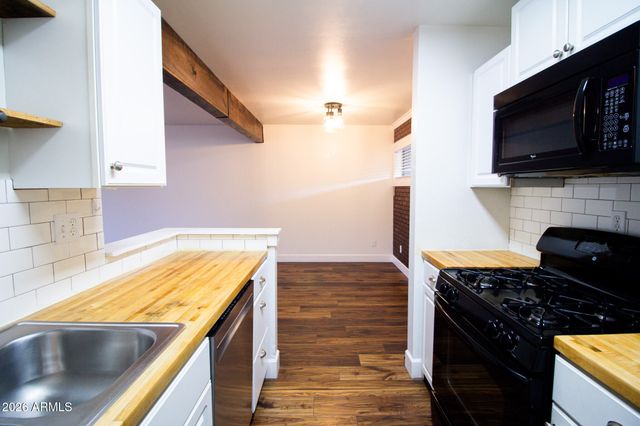 1701 W TUCKEY Lane 208, Phoenix, AZ 85015