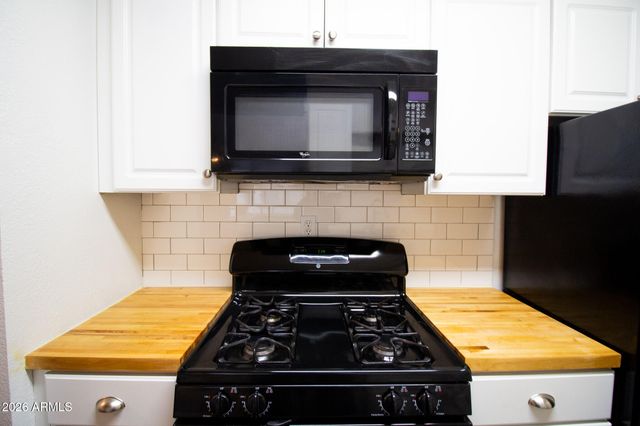 1701 W TUCKEY Lane 208, Phoenix, AZ 85015