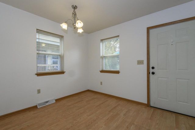 2932 N Dr William Finlayson STREET, Milwaukee, WI 53212