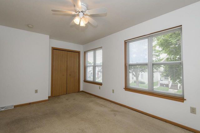 2932 N Dr William Finlayson STREET, Milwaukee, WI 53212