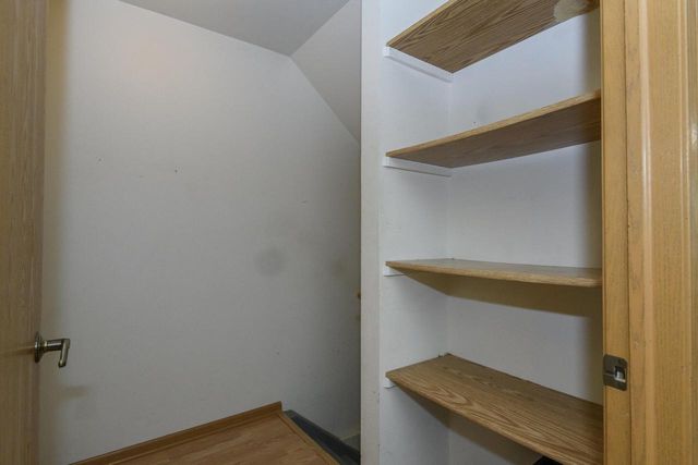 2932 N Dr William Finlayson STREET, Milwaukee, WI 53212