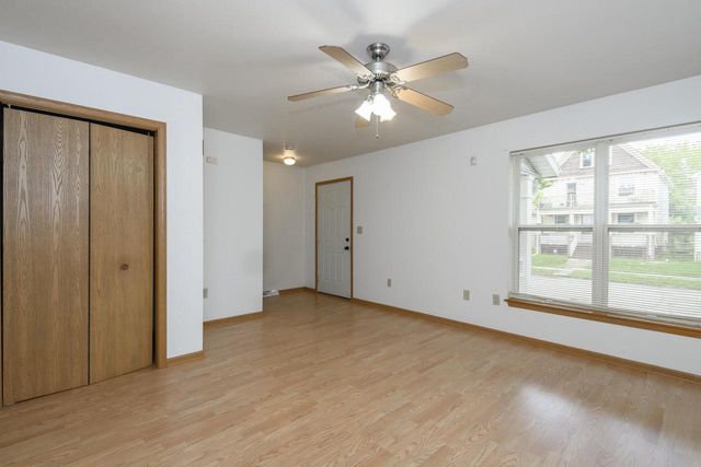 2932 N Dr William Finlayson STREET, Milwaukee, WI 53212