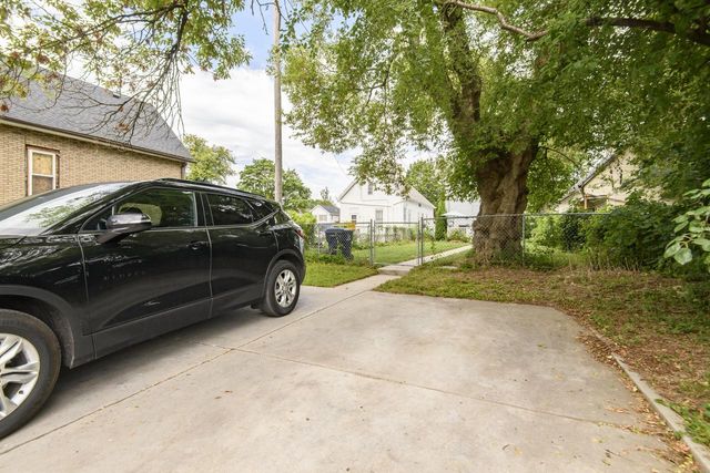2932 N Dr William Finlayson STREET, Milwaukee, WI 53212