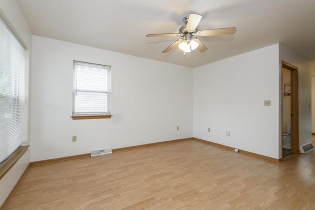 2932 N Dr William Finlayson STREET, Milwaukee, WI 53212