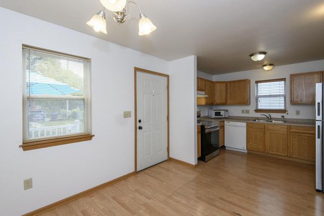 2932 N Dr William Finlayson STREET, Milwaukee, WI 53212
