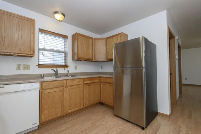 2932 N Dr William Finlayson STREET, Milwaukee, WI 53212