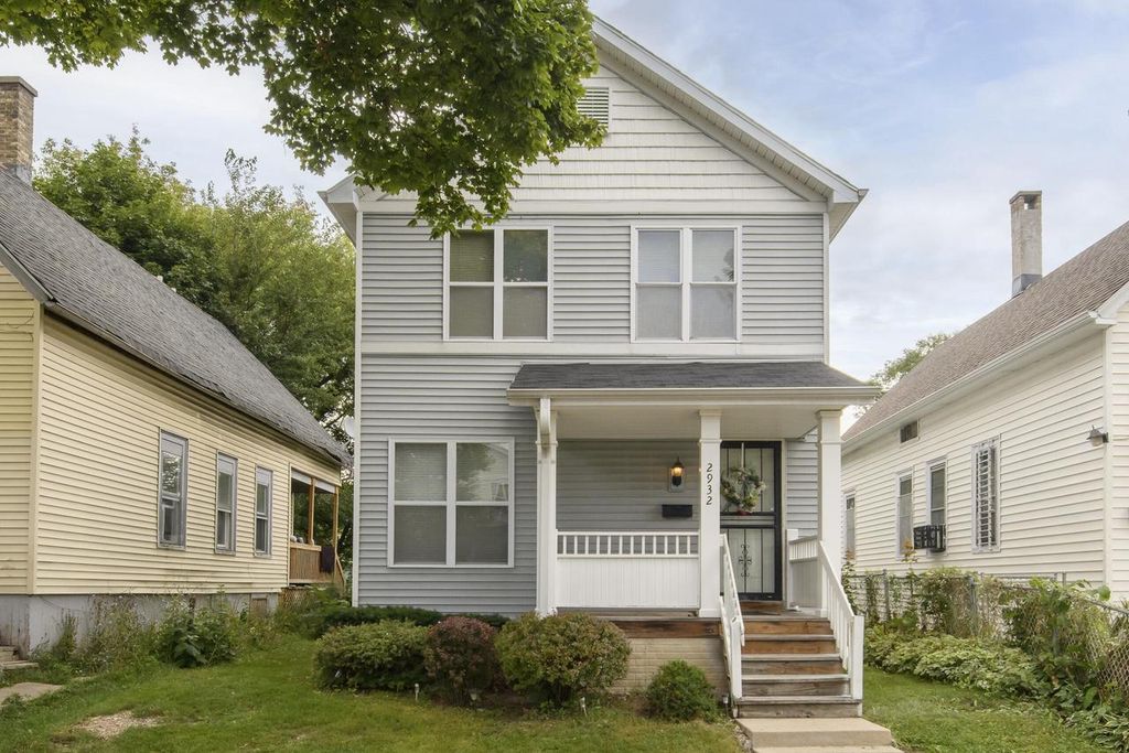 2932 N Dr William Finlayson STREET, Milwaukee, WI 53212