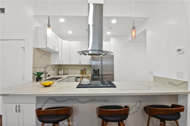 11861 S San Pedro, Los Angeles, CA 90061