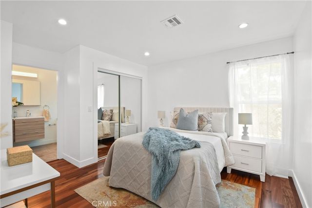 11861 S San Pedro, Los Angeles, CA 90061