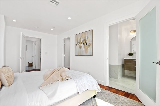 11861 S San Pedro, Los Angeles, CA 90061