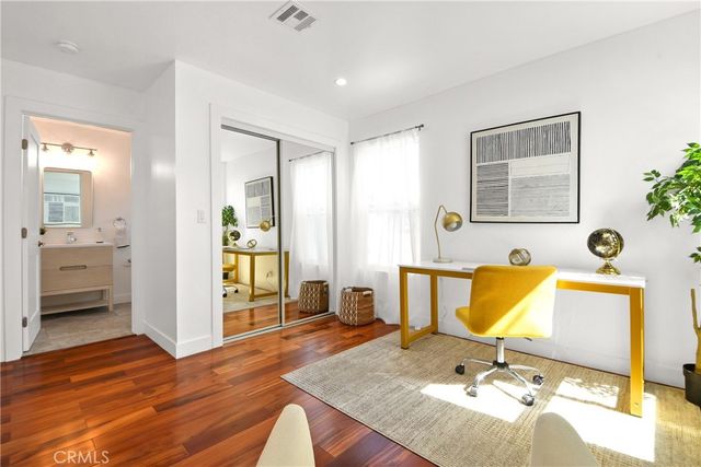 11861 S San Pedro, Los Angeles, CA 90061