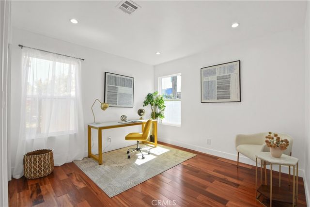 11861 S San Pedro, Los Angeles, CA 90061