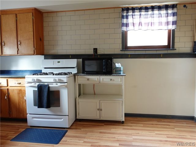 12 Seneca Pksd, Buffalo, NY 14210