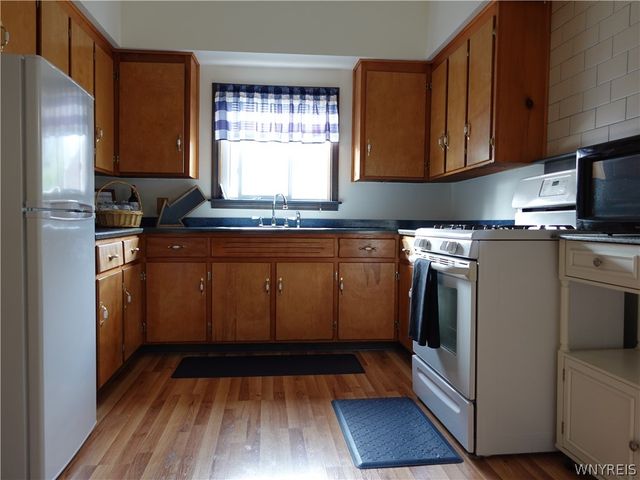 12 Seneca Pksd, Buffalo, NY 14210