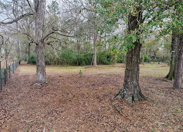 2373 Crockett Martin Road, Conroe, TX 77306