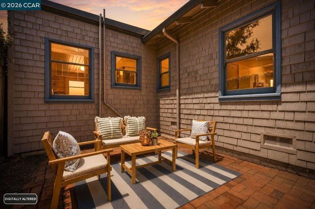 5948 Howell St, Oakland, CA 94609