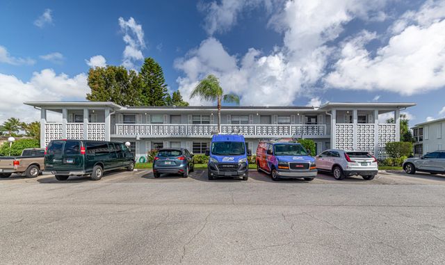 2901 SW 15th Street 102, Delray Beach, FL 33445