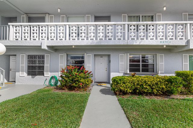 2901 SW 15th Street 102, Delray Beach, FL 33445