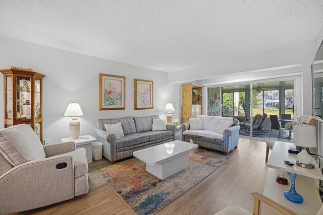 2901 SW 15th Street 102, Delray Beach, FL 33445