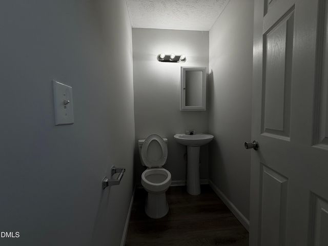 909 Axis Circle, Hope Mills, NC 28348