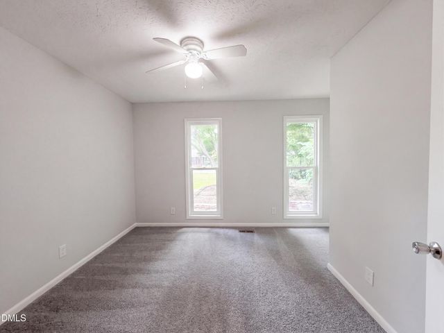 909 Axis Circle, Hope Mills, NC 28348