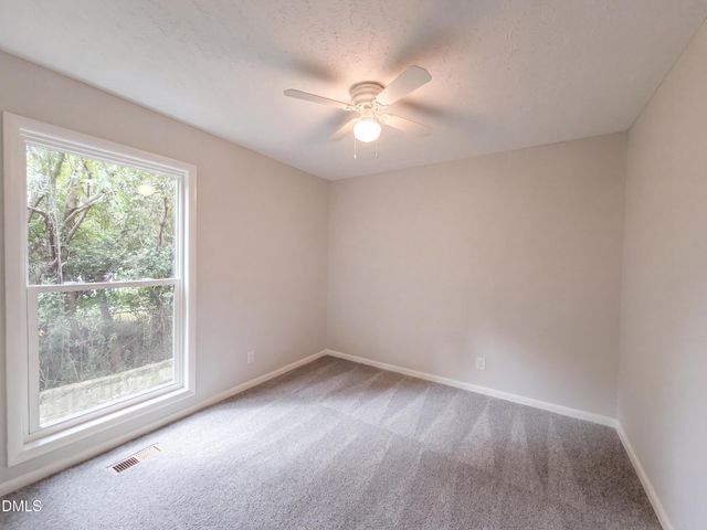 909 Axis Circle, Hope Mills, NC 28348