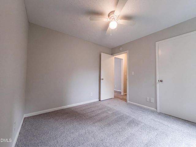 909 Axis Circle, Hope Mills, NC 28348