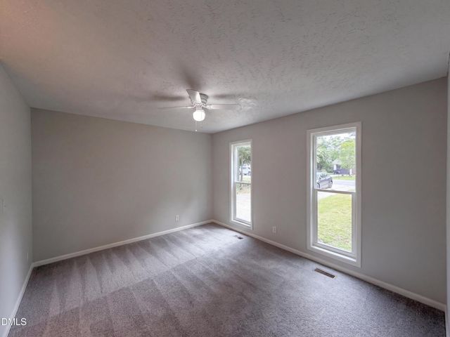909 Axis Circle, Hope Mills, NC 28348