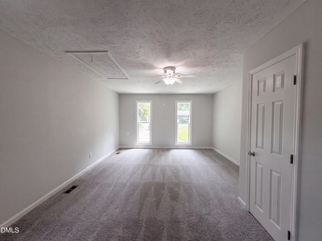 909 Axis Circle, Hope Mills, NC 28348