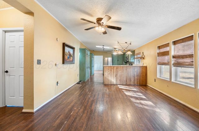 24900 Hix Drive, Canyon, TX 79015