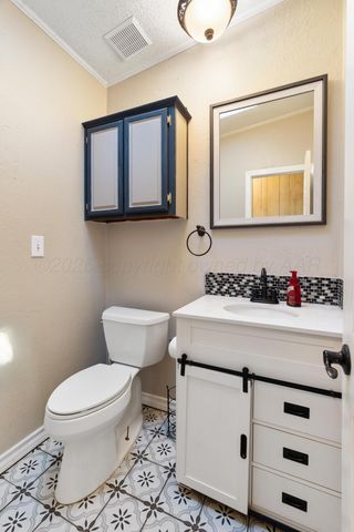 24900 Hix Drive, Canyon, TX 79015