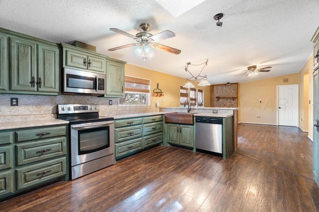 24900 Hix Drive, Canyon, TX 79015