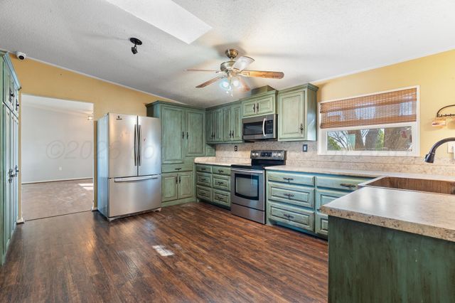 24900 Hix Drive, Canyon, TX 79015