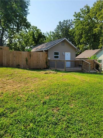 4208 Spruce Avenue, Kansas City, MO 64130