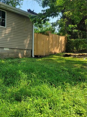 4208 Spruce Avenue, Kansas City, MO 64130