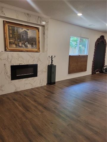4208 Spruce Avenue, Kansas City, MO 64130