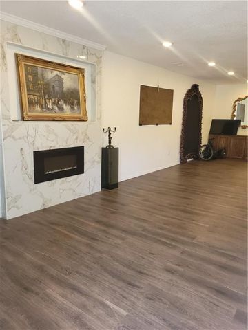 4208 Spruce Avenue, Kansas City, MO 64130