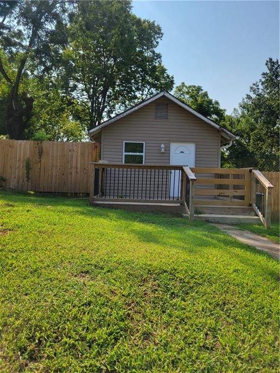 4208 Spruce Avenue, Kansas City, MO 64130