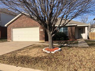 4937 Trail Creek Drive, Fort Worth, TX 76244