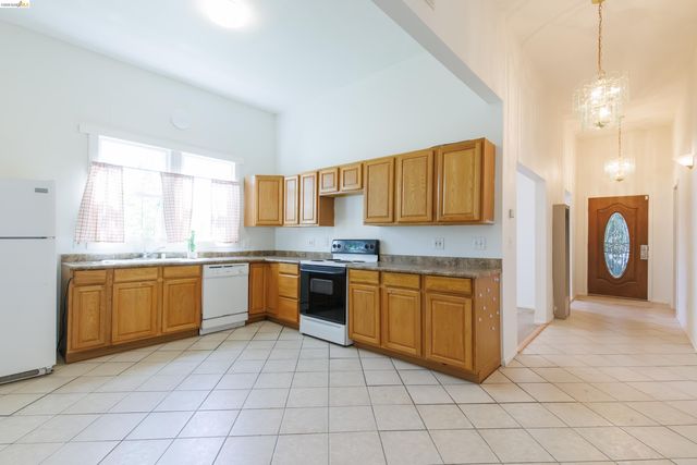 628 Kentucky St, Vallejo, CA 94590