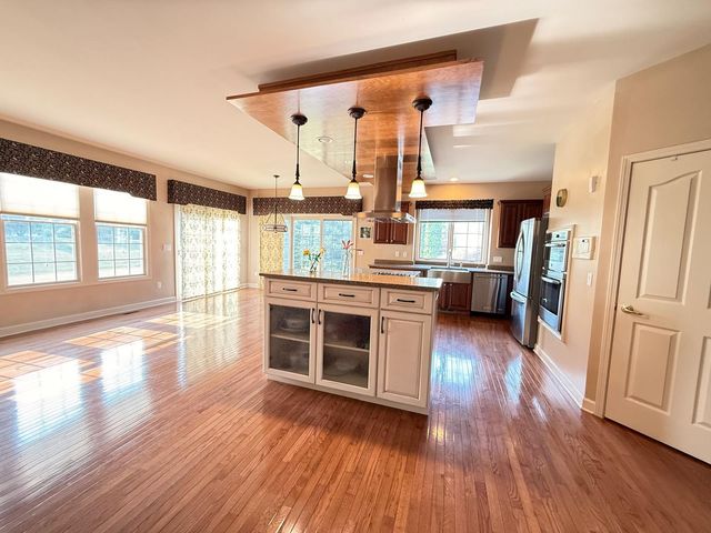 51328 Plymouth Valley Drive, Plymouth Charter Twp, MI 48170