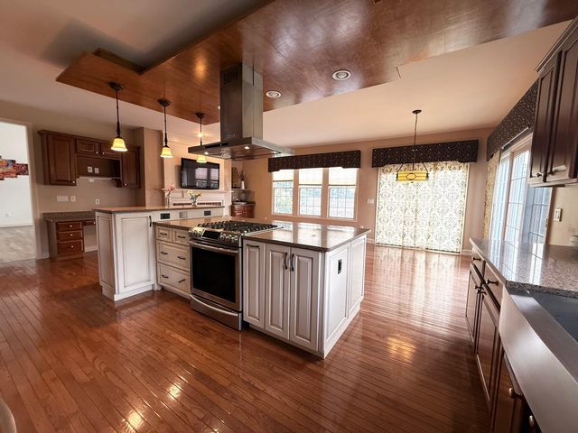 51328 Plymouth Valley Drive, Plymouth Charter Twp, MI 48170