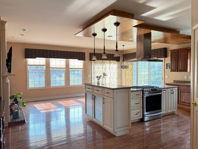 51328 Plymouth Valley Drive, Plymouth Charter Twp, MI 48170