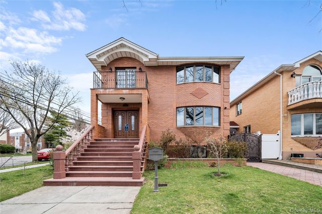 6903 Cloverdale Boulevard, Oakland Gardens, NY 11364