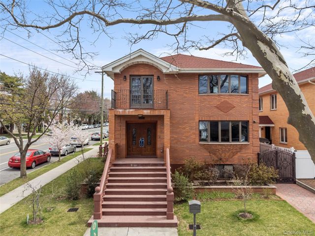 6903 Cloverdale Boulevard, Oakland Gardens, NY 11364