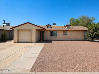6014 W PINCHOT Avenue, Phoenix, AZ 85033