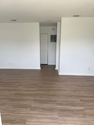 900 E Tiffany Dr 1, West Palm Beach, FL 33407