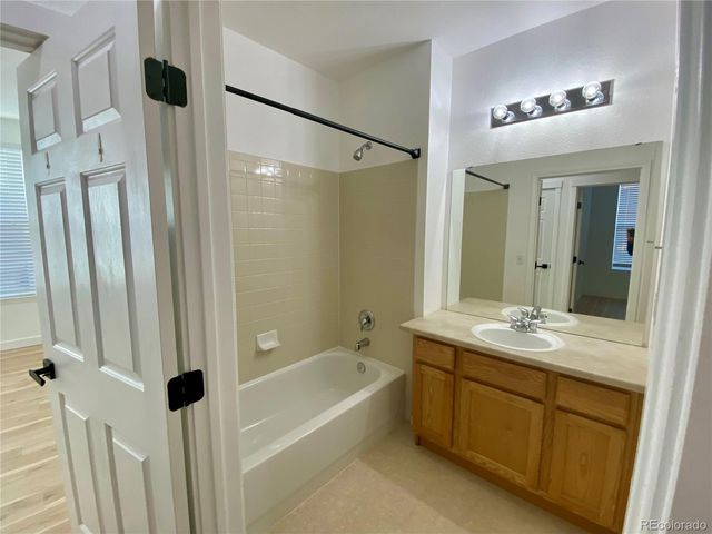 6722 S Winnipeg Circle 103, Aurora, CO 80016