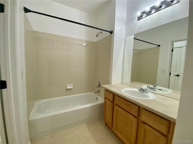 6722 S Winnipeg Circle 103, Aurora, CO 80016